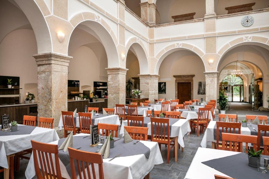 JUFA Hotel Schloss Röthelstein — 3