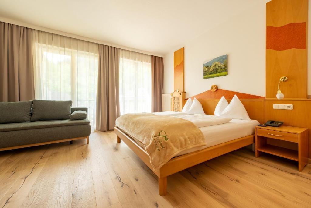 Der Thaller - Wirtshaus - Restaurant - Hotel — 1