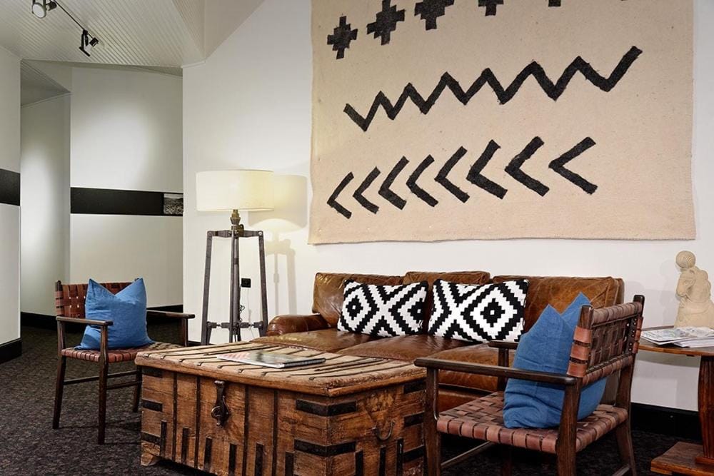 Independence Square 305, Remodeled, 3rd Floor Hotel Room in Aspen's Best Location — 5