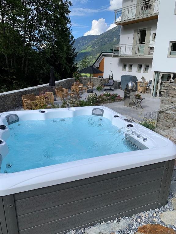 Nefer, Haus — 5