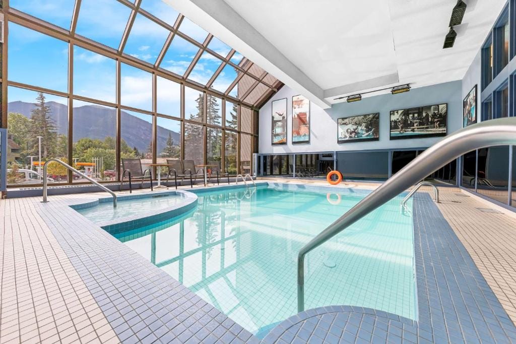 Best Western Plus Banff International Lodge — 3