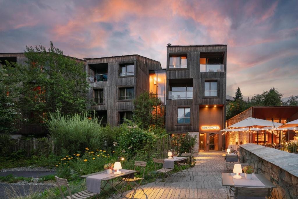 Eden Hotel — 4