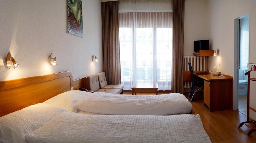 Hotel Victoria — 2