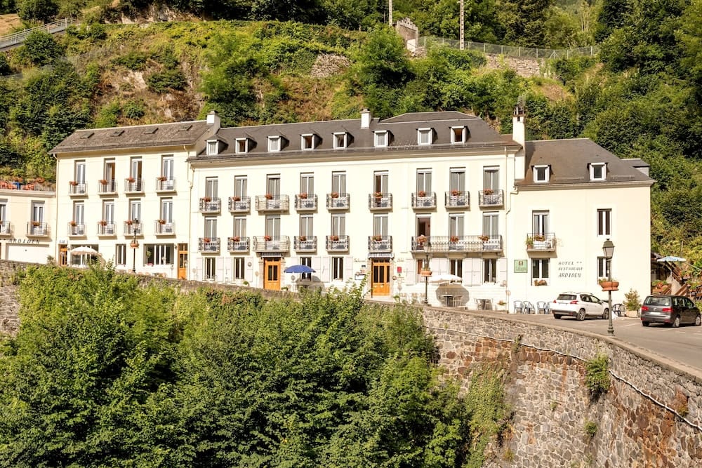 HOTEL ARDIDEN — 2