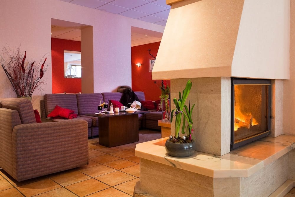 Hôtel Le Montaigu — 2
