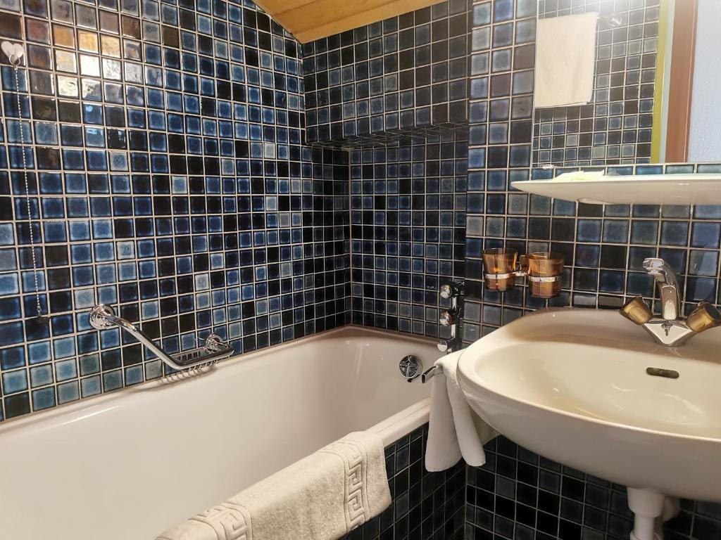 Hotel Derby — 3