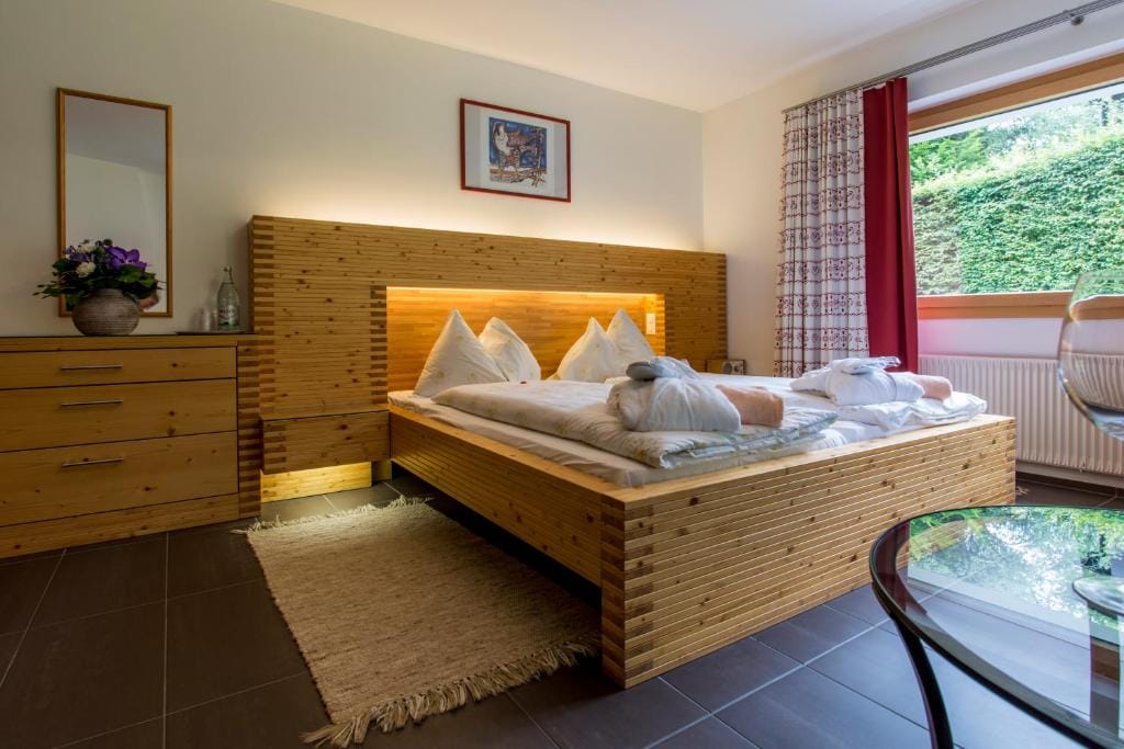 Hotel Cresta — 5