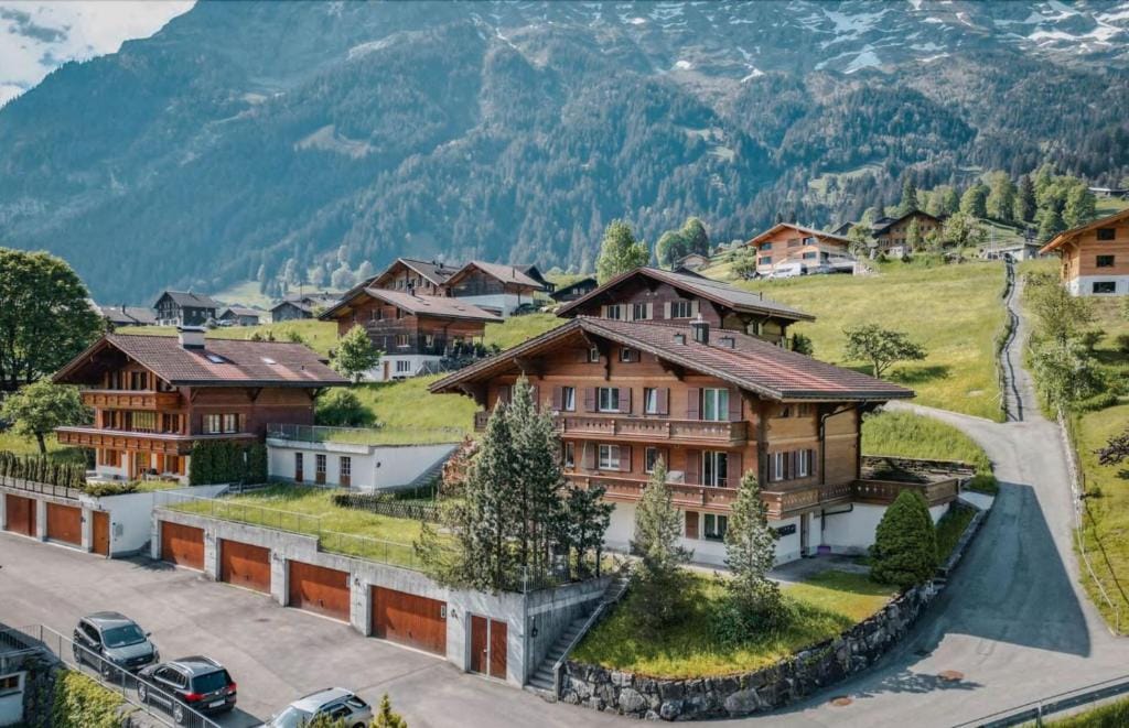 The Glen - GRINDELHOMES — 2