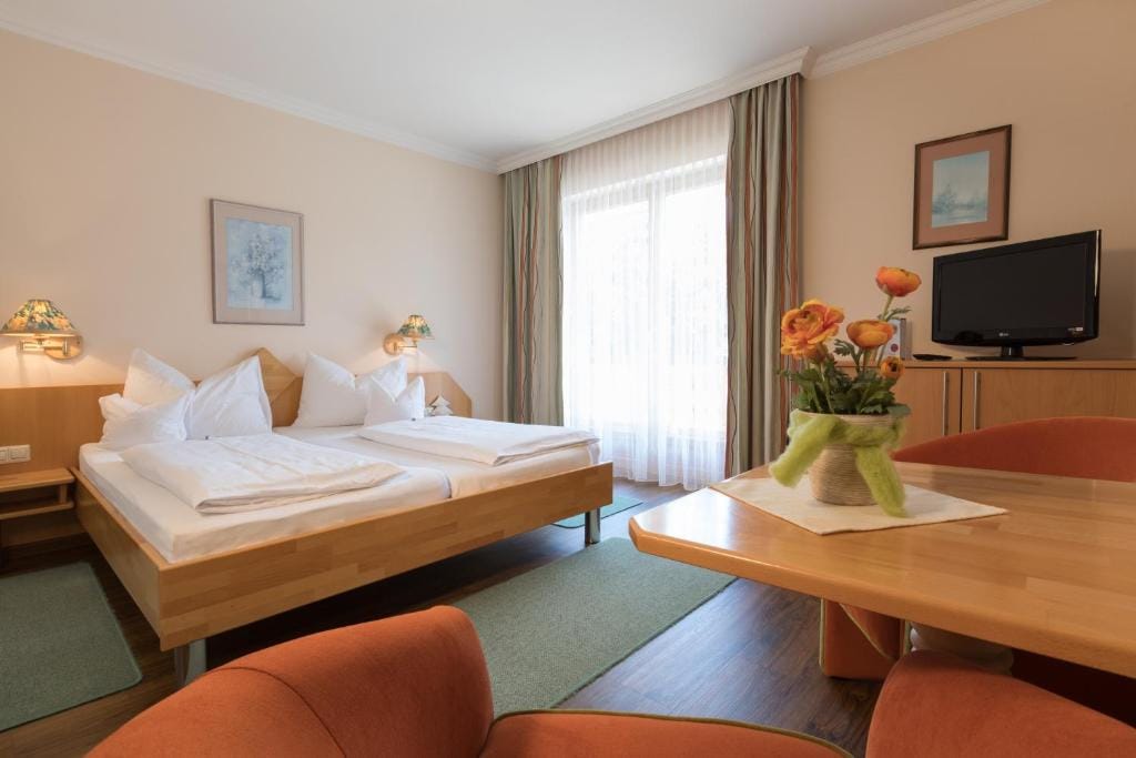 Landhotel Häuserl im Wald — 3