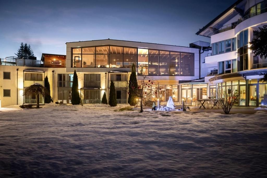 Hartweger's Hotel — 5