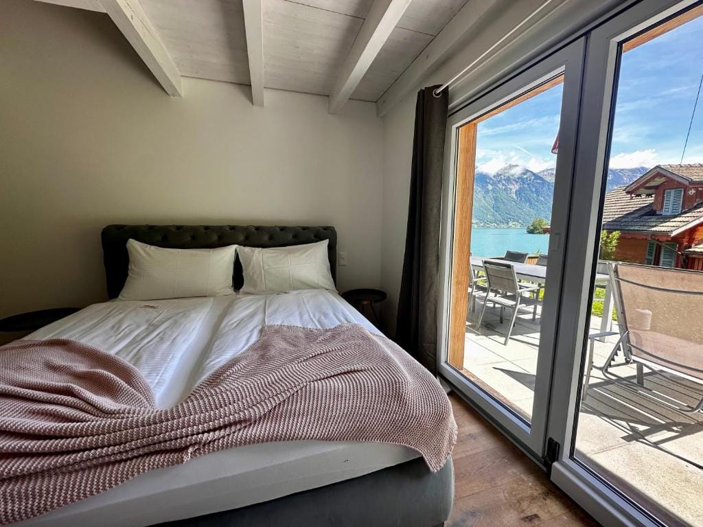 Boutique Hotel Bellevue B&B am Brienzersee Iseltwald Interlaken — 5