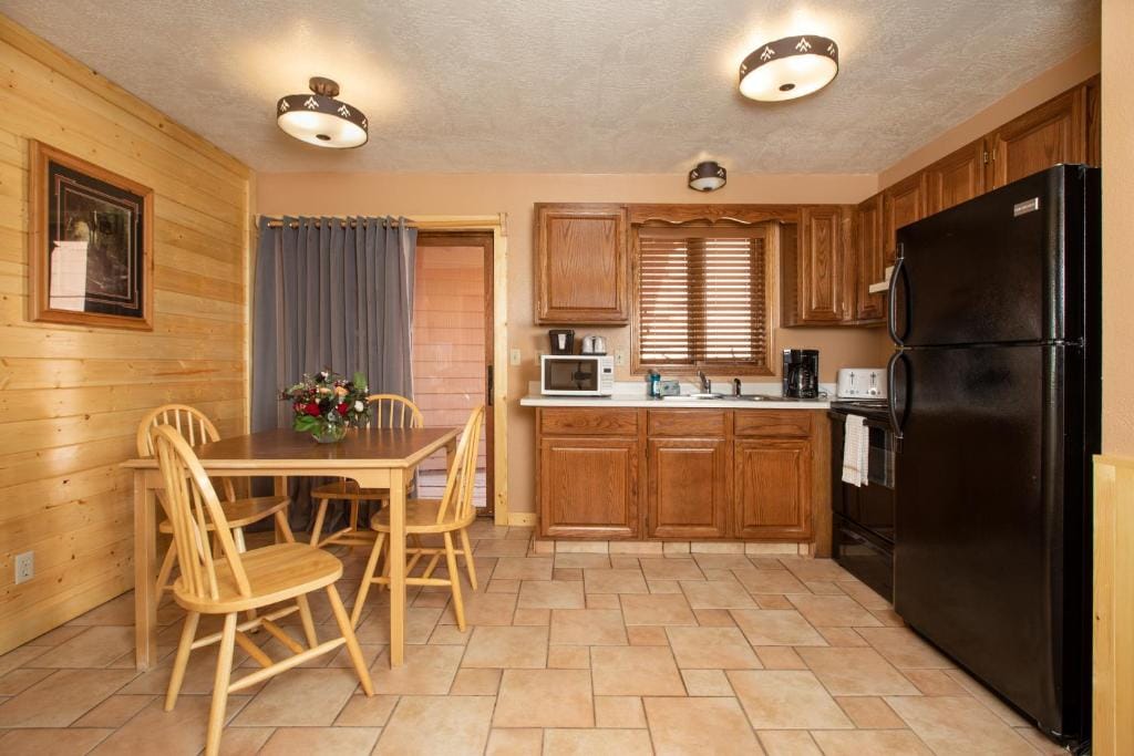Flat Creek Inn — 4