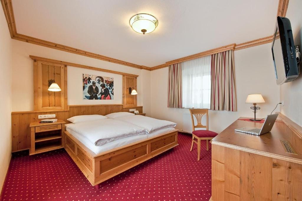 Eggerwirt Kitzbühel, Hotel & Restaurant — 4