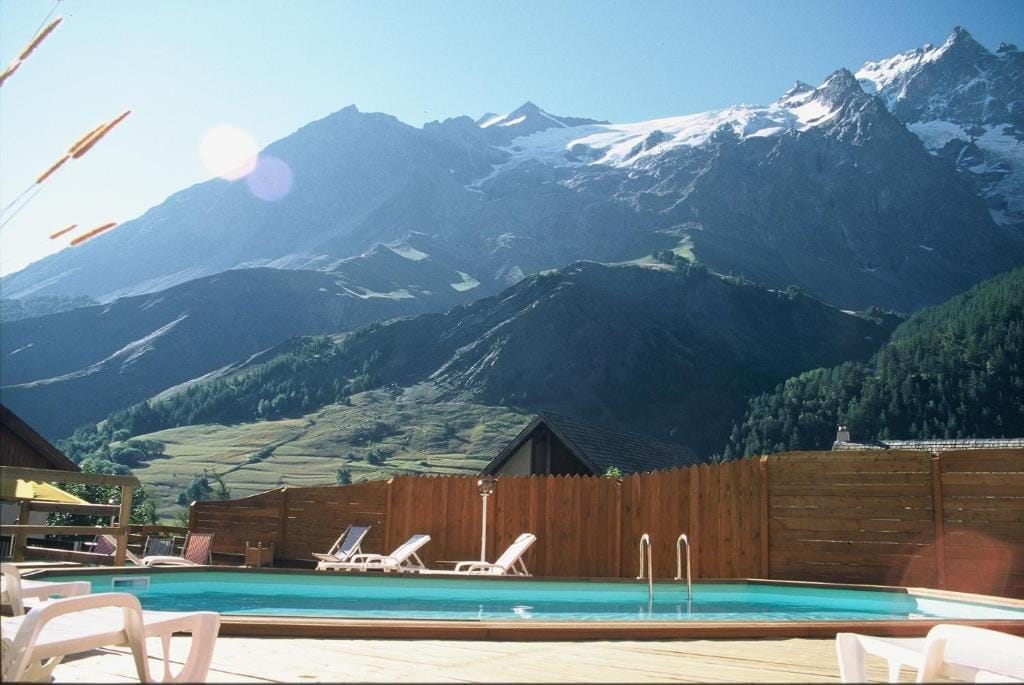 Chez Philippe - Appartements et Chalets - Panoramic Village vue Glaciers — 3
