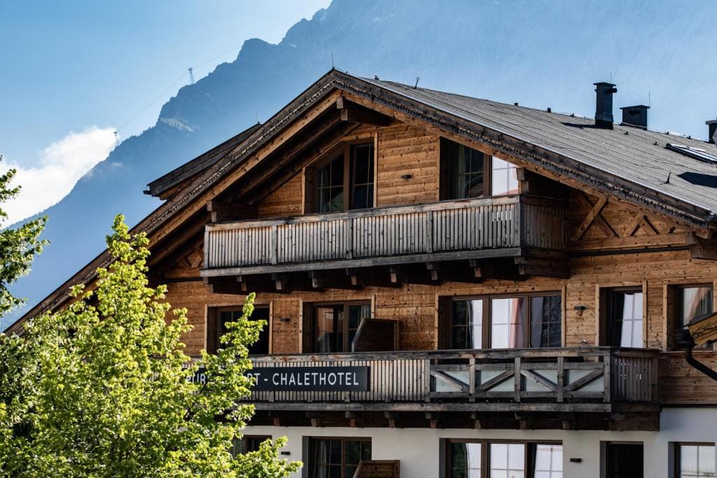 PUR Suites & Chalets — 5