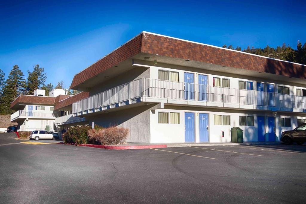 Motel 6-Mammoth Lakes, CA — 5