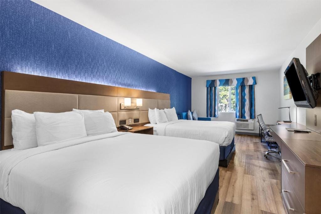 SureStay Plus Hotel by Best Western Mammoth Lakes — 2