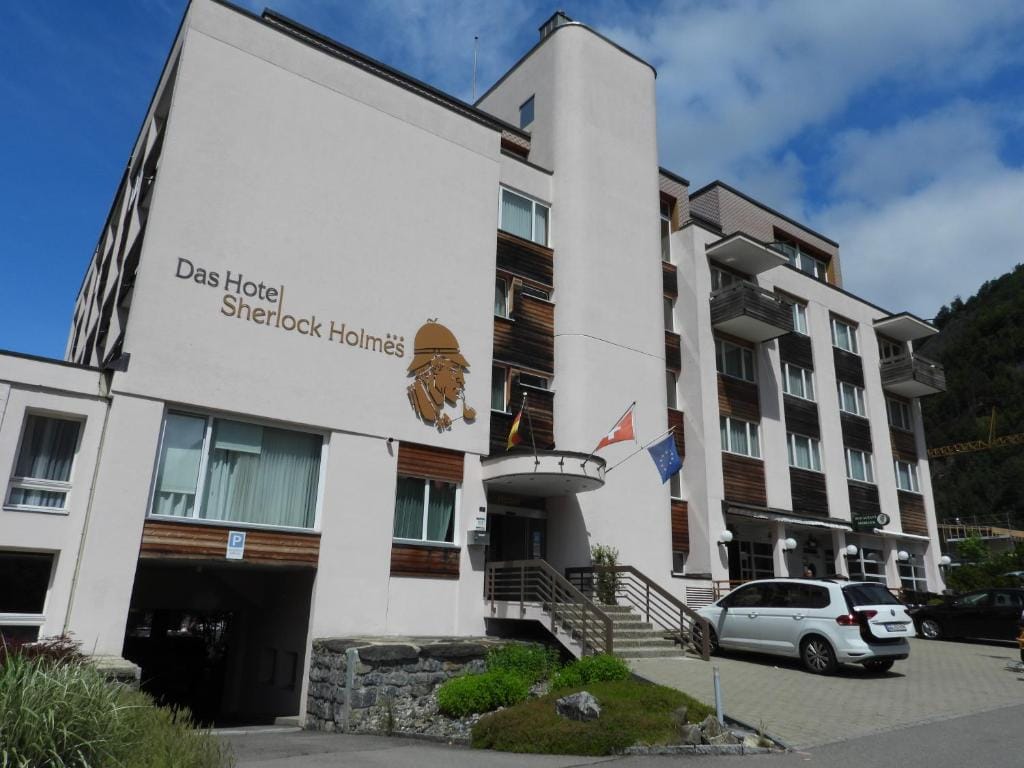 Hotel Sherlock Holmes "nur 200 m zur Gondelbahn Hasliberg"