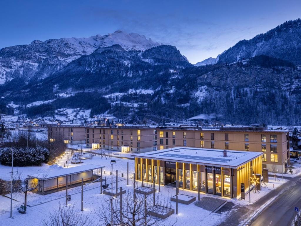 Hotel Sherlock Holmes "nur 200 m zur Gondelbahn Hasliberg" — 5