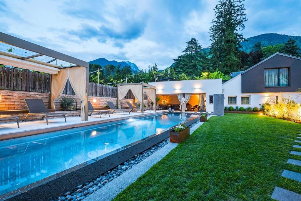 Merangardenvilla adults only — 2