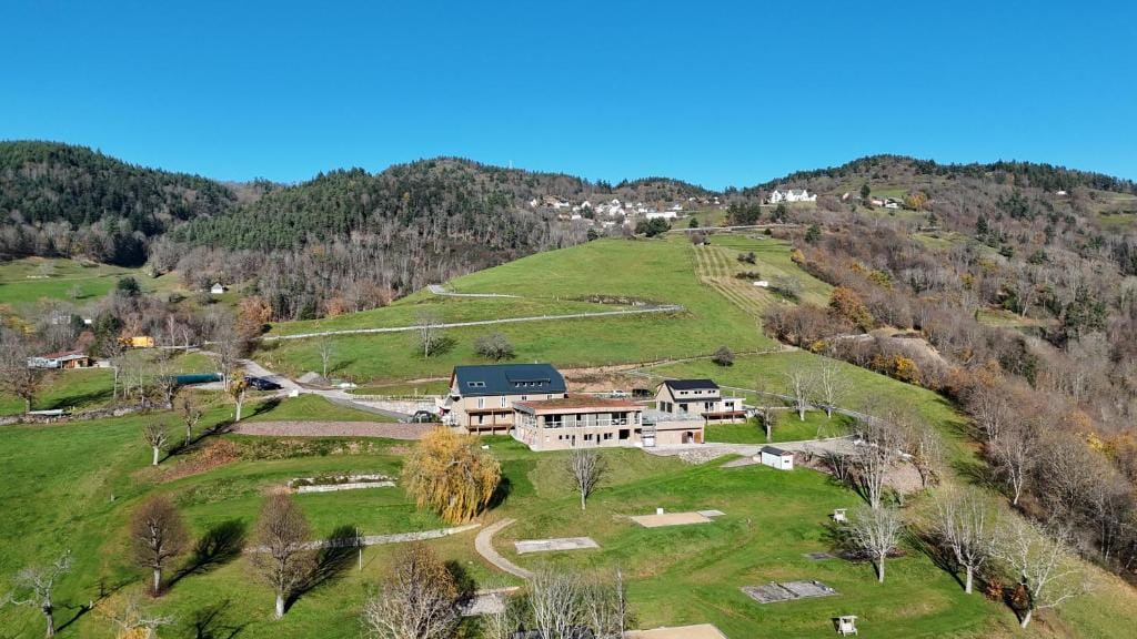Domaine Le H — 1
