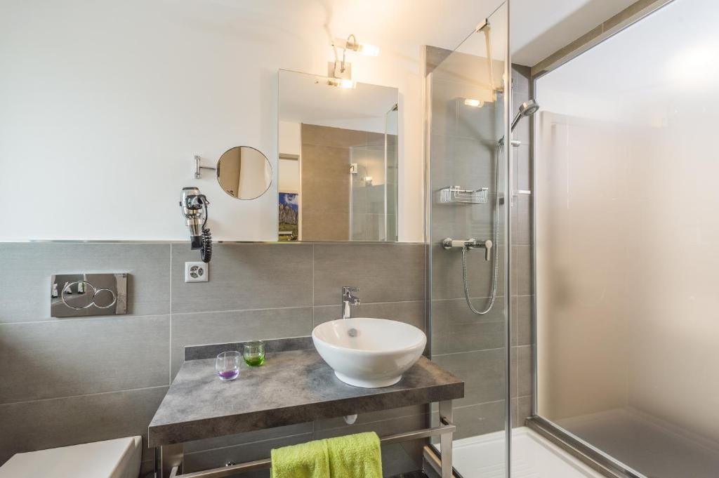 Adhhoc Hotel — 3