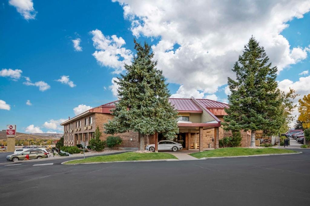 Best Western Plus Landmark Inn — 1