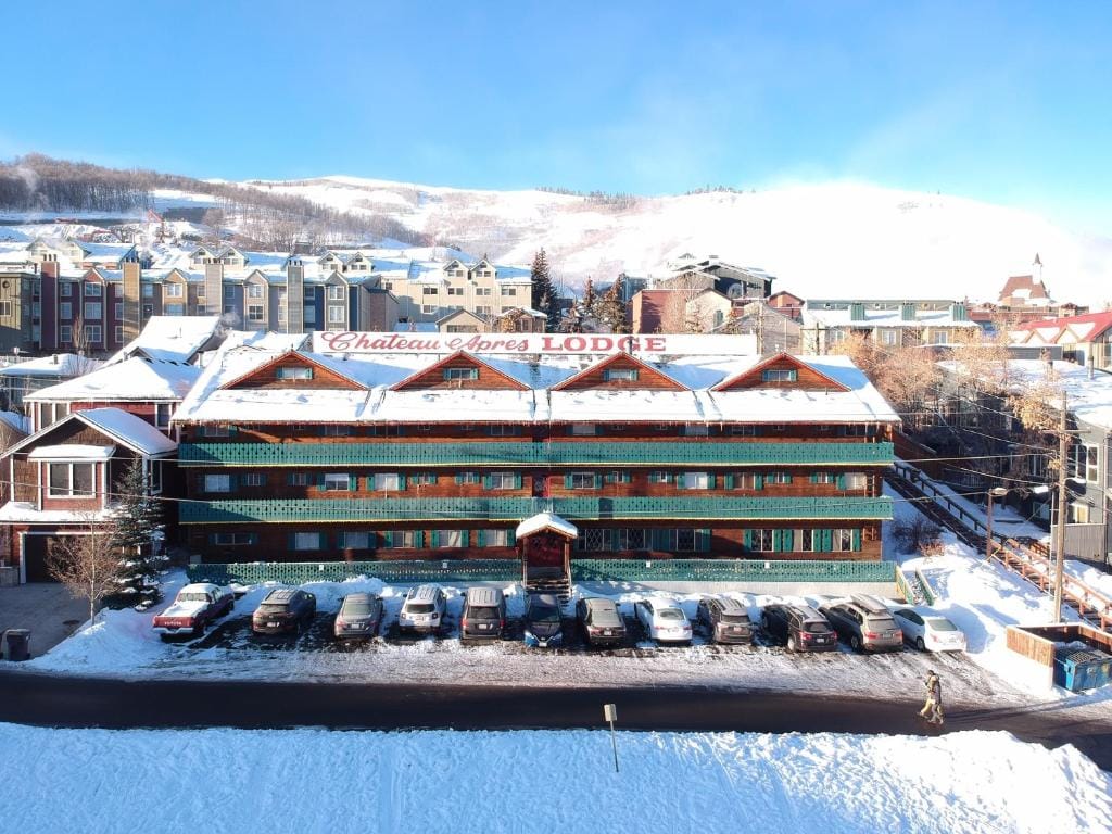 Chateau Apres Lodge — 1