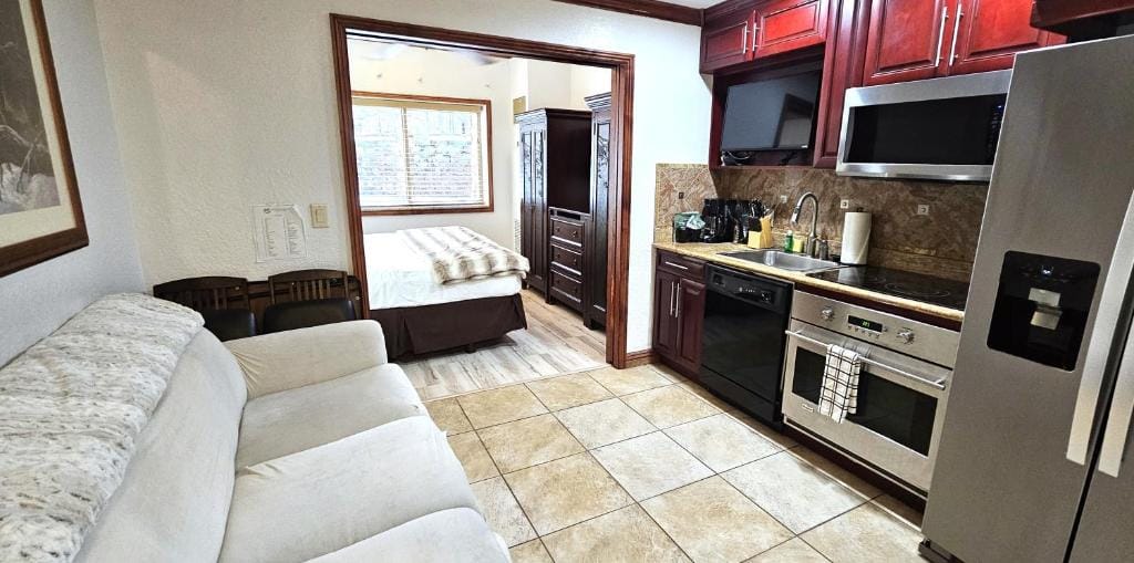 Ski-in-out, Canyons, Westgate, King, Hot Tub, Pools, Pancake Mix and Syrup, Breakfast Beverage Bar — 4