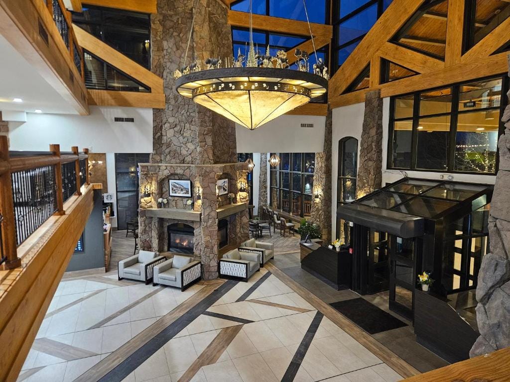 Ski-in-out, Canyons, Westgate, King, Hot Tub, Pools, Pancake Mix and Syrup, Breakfast Beverage Bar — 5