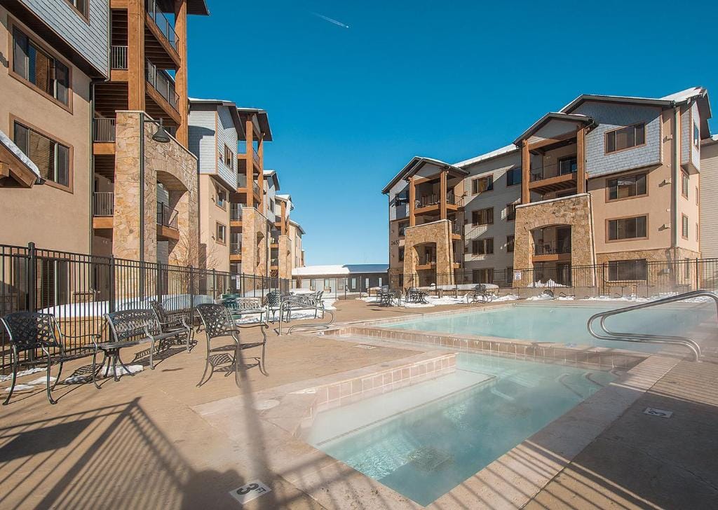 Ski-in, Ski-out, Canyons, Silverado, King, Hot tub, Free Coffee Bar — 1