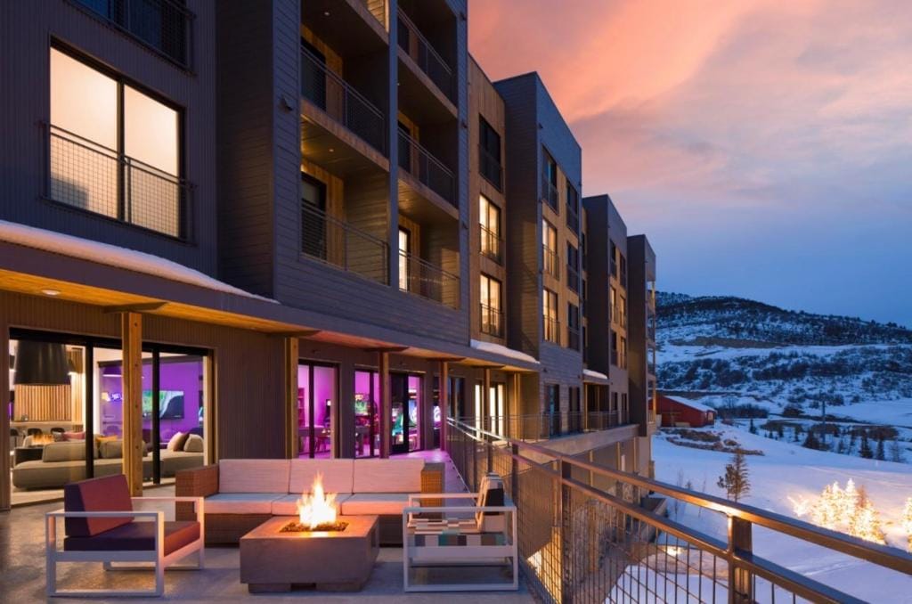 Slope Side Studio In The Heart of Canyons Village with Heated Pool & Hot Tub! — 1