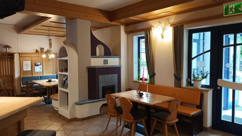 Gasthof zum Postwirt — 2