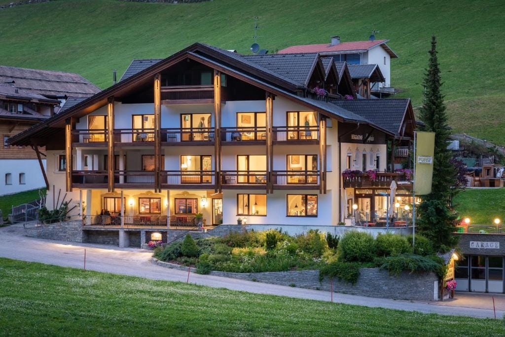 Hotel Alpenfrieden — 1