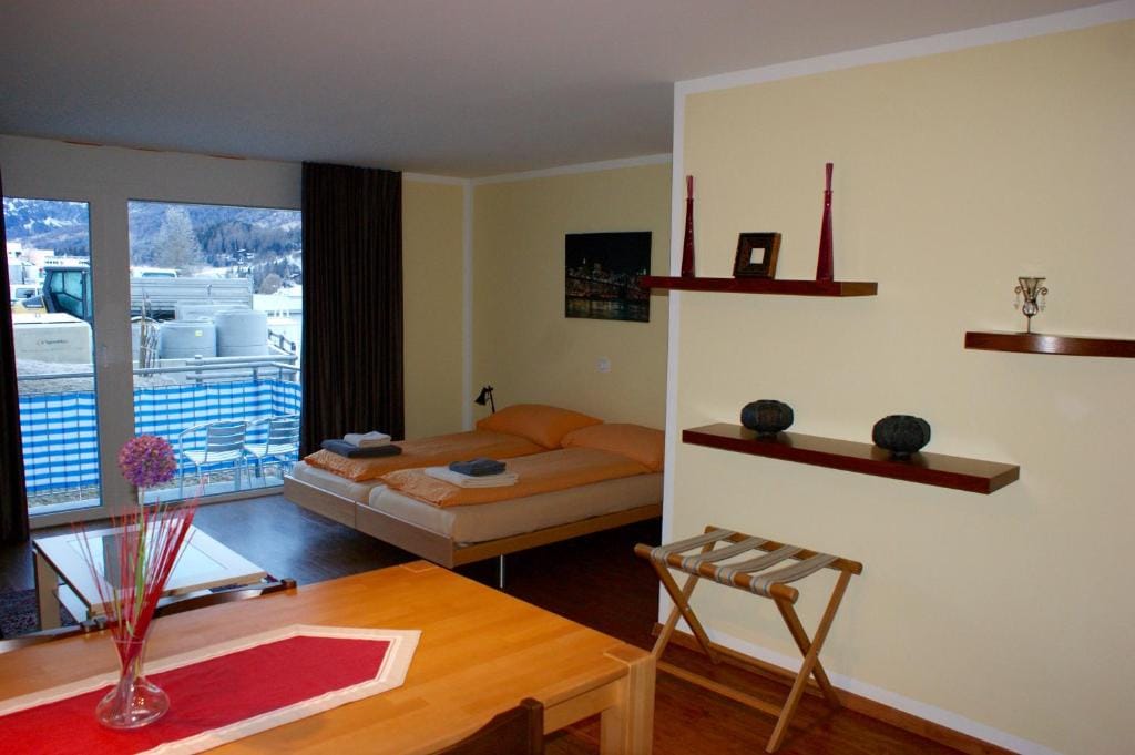 Hotel Stille — 2