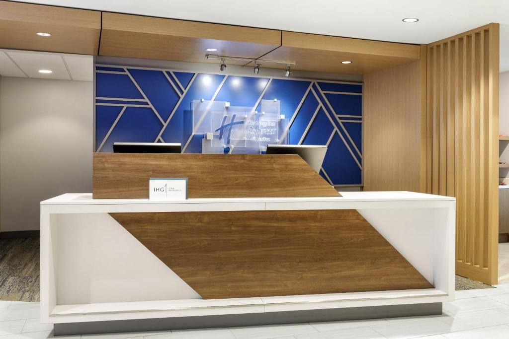 Holiday Inn Express & Suites Steamboat Springs by IHG — 1