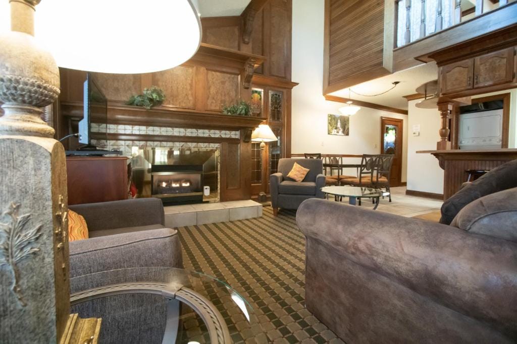 Sunburst Condominiums — 4