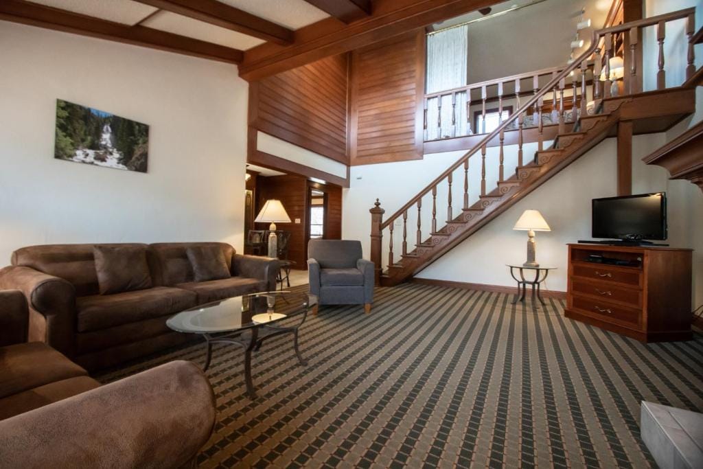 Sunburst Condominiums — 5
