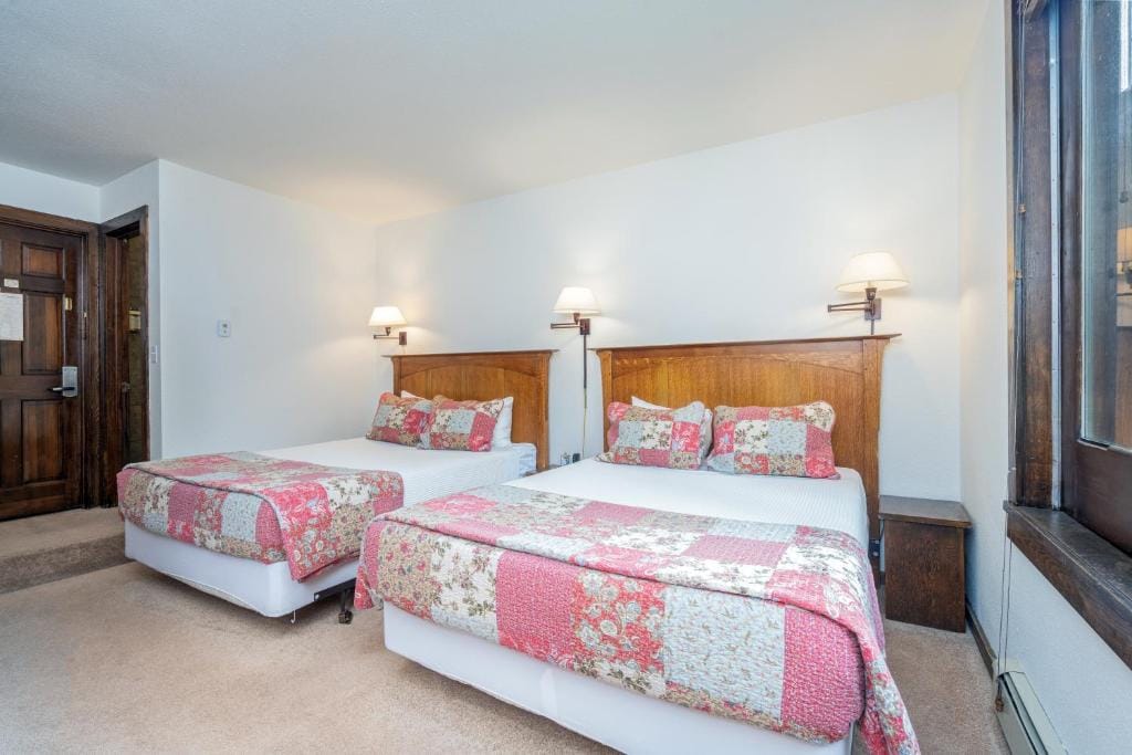 Manitou Lodge 2 by Alpine Lodging Telluride