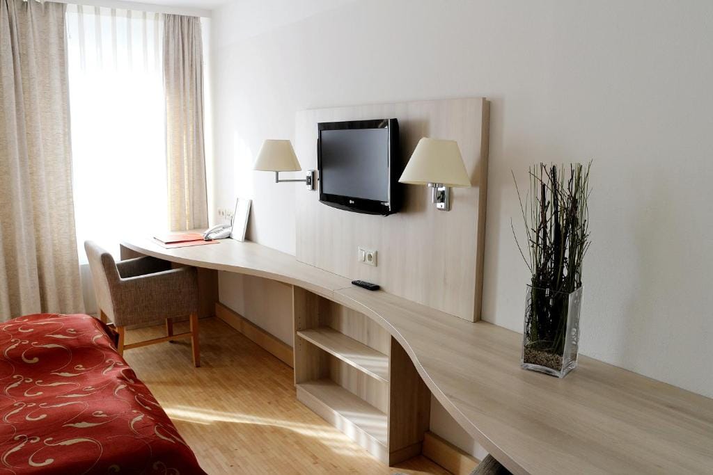 Europahaus Wien — 4