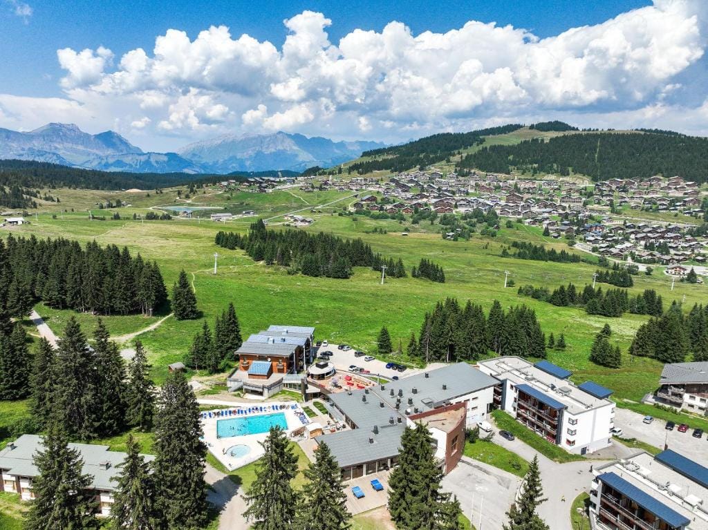 Belambra Clubs Les Saisies - Les Embrunes - Ski pass included — 3