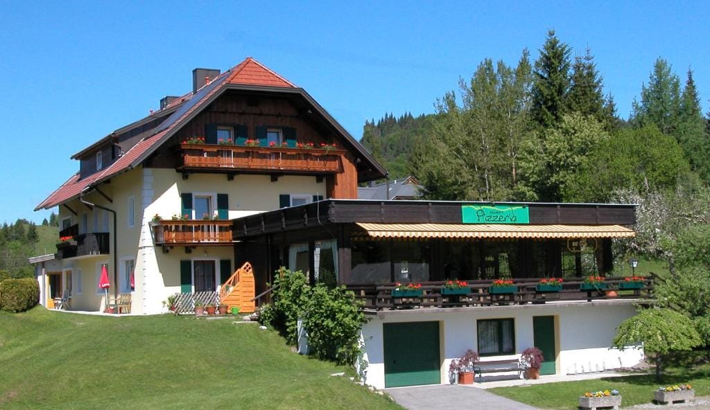 Kraners Alpenhof BIO Bed and Breakfast Pension — 1