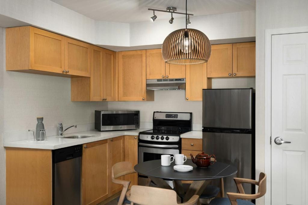 Delta Hotels by Marriott Whistler Village Suites — 5