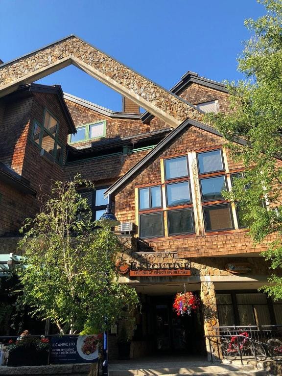 Executive Inn Whistler — 1