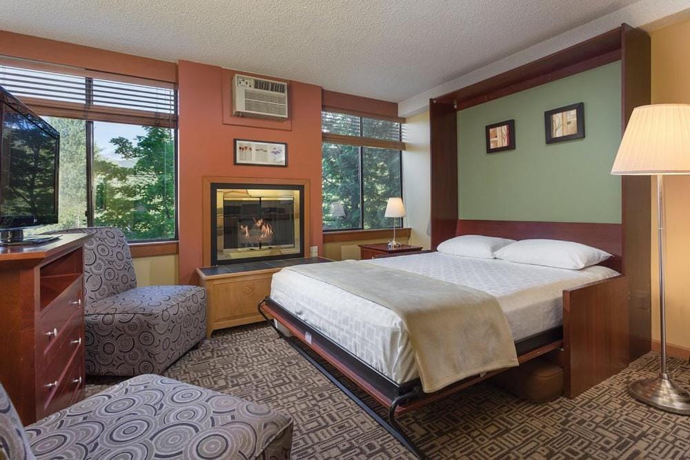 Mountain Side Hotel Whistler by Executive — 2