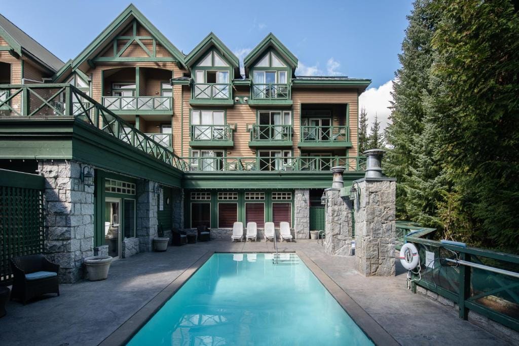 Pinnacle Hotel Whistler — 4