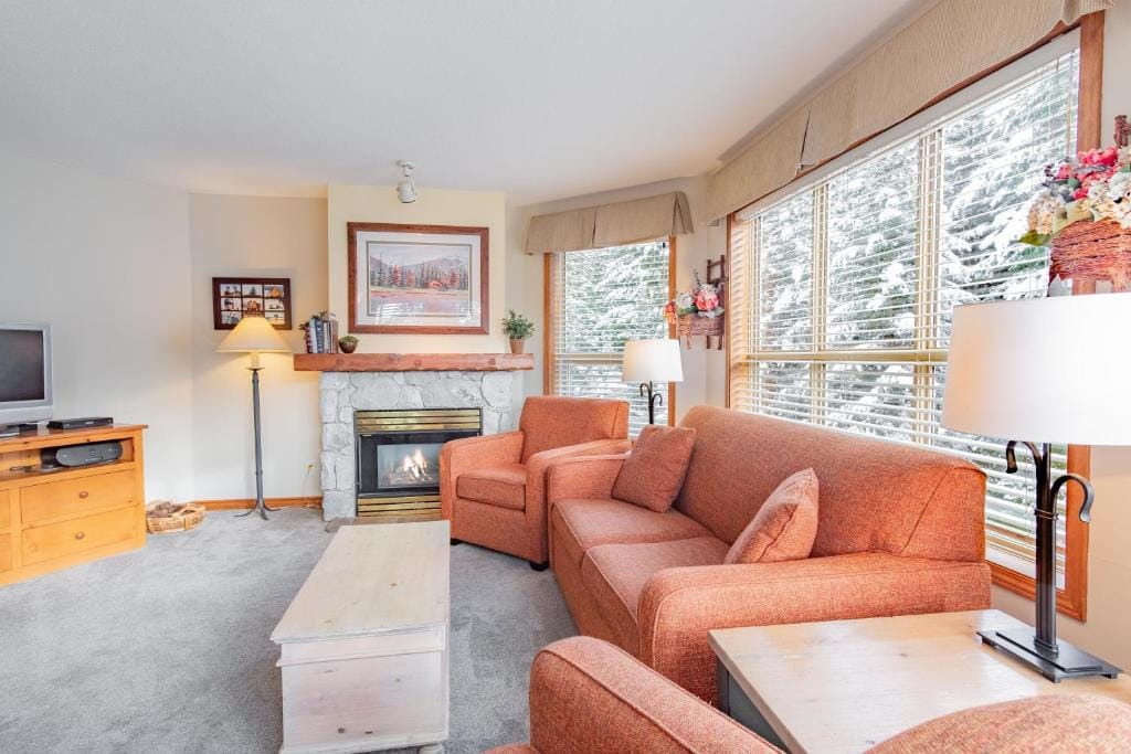 The best ski in ski out two bedroom condo at Aspens — 3