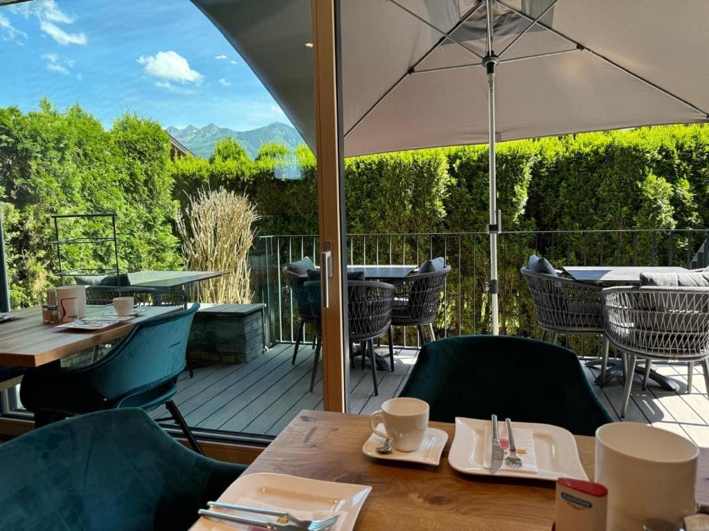 Hotel Garni Landhaus Gitti, Summercard and free parking — 2