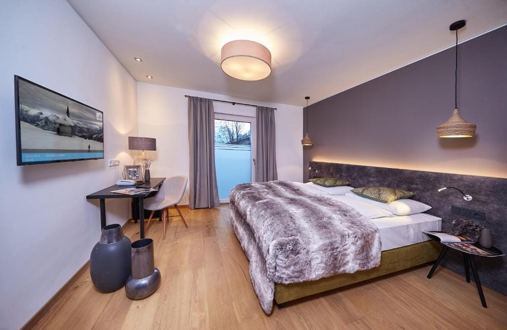 TWO TIMEZ - Boutique Hotel - with AC — 2