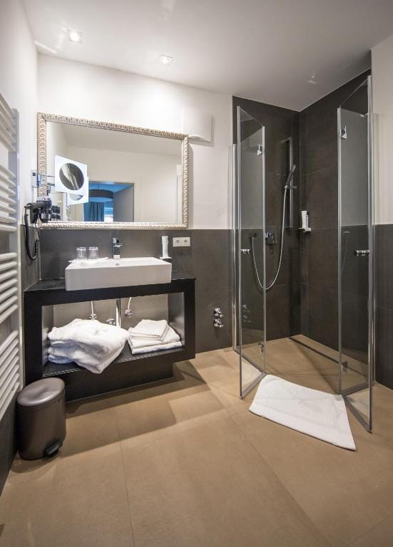TWO TIMEZ - Boutique Hotel - with AC — 3